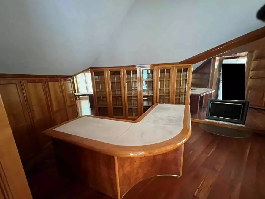 Immagine 19 di Villa in vendita  a Moncalieri