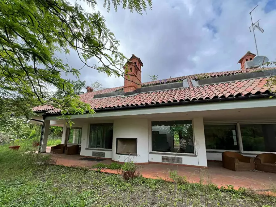 Immagine 1 di Villa in vendita  a Moncalieri