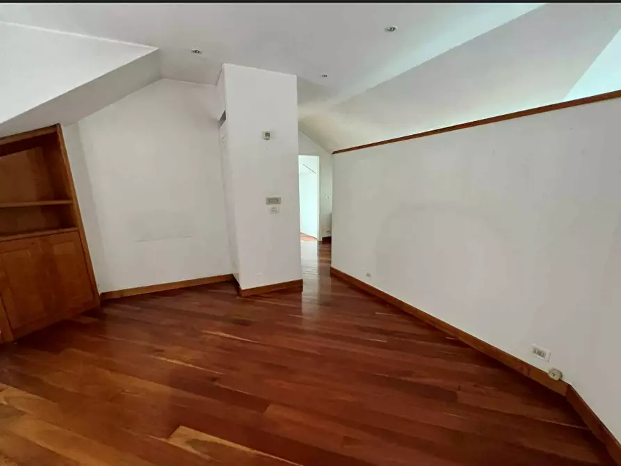 Immagine 21 di Villa in vendita  a Moncalieri