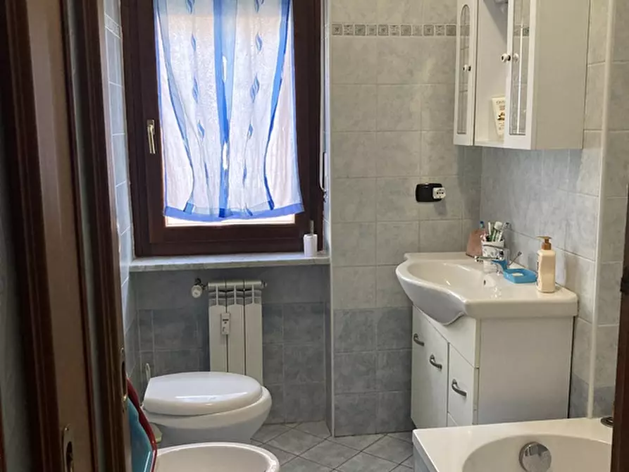 Immagine 11 di Appartamento in vendita  a Torino