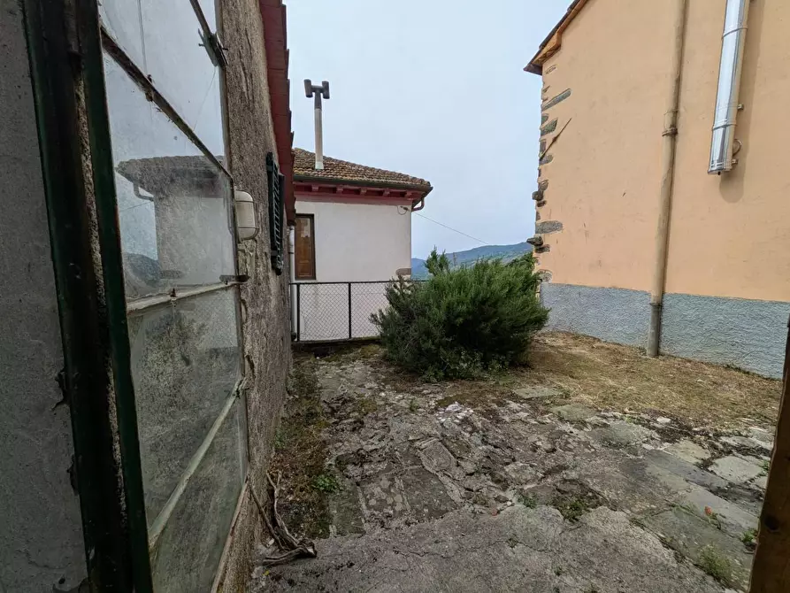 Immagine 14 di Casa indipendente in vendita  a Bagni Di Lucca