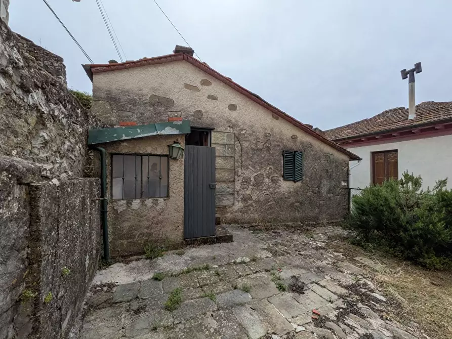 Immagine 11 di Casa indipendente in vendita  a Bagni Di Lucca
