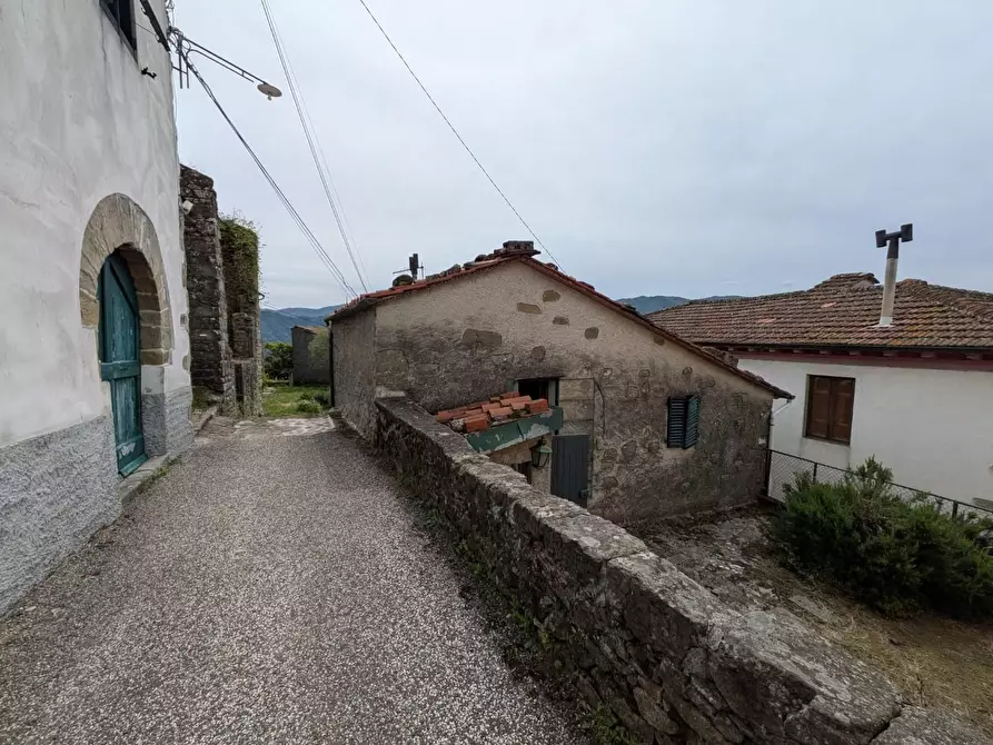Immagine 2 di Casa indipendente in vendita  a Bagni Di Lucca