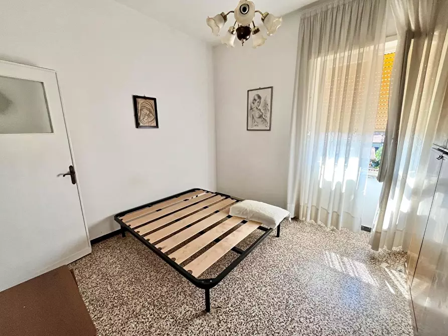 Immagine 11 di Appartamento in vendita  a Massa