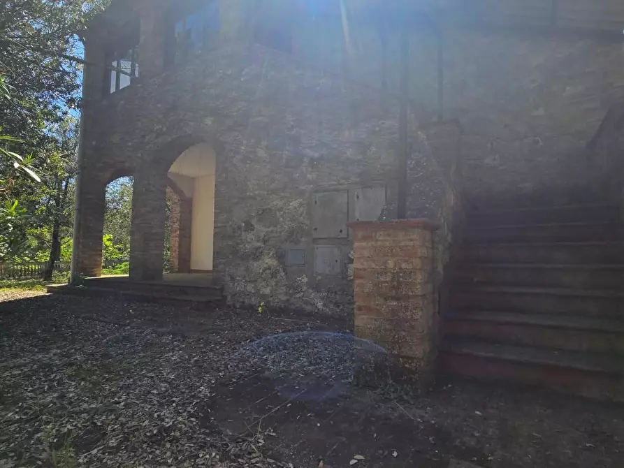 Immagine 17 di Casa indipendente in vendita  a Chiusdino