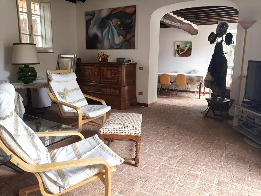 Immagine 3 di Villa in vendita  a Seravezza