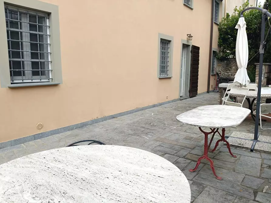 Immagine 18 di Villa in vendita  a Seravezza