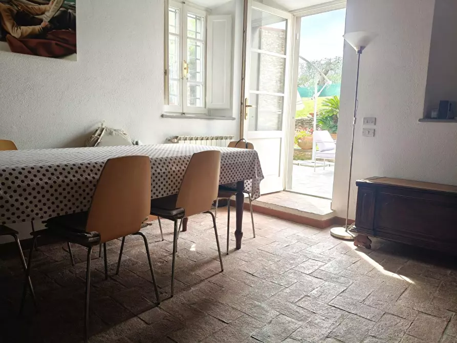 Immagine 7 di Villa in vendita  a Seravezza