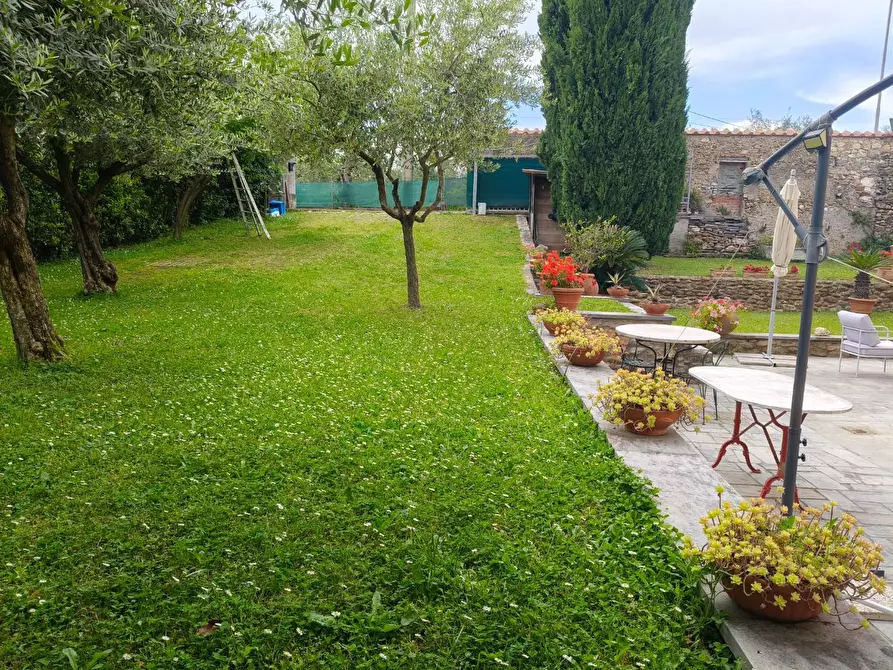 Immagine 20 di Villa in vendita  a Seravezza