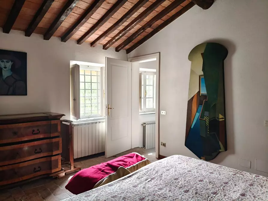 Immagine 10 di Villa in vendita  a Seravezza