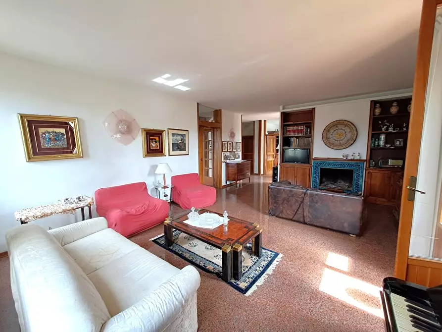 Immagine 2 di Casa bifamiliare in vendita  a Poggibonsi