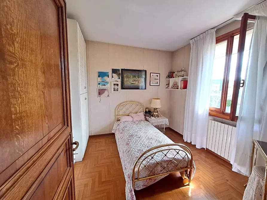 Immagine 11 di Casa bifamiliare in vendita  a Poggibonsi