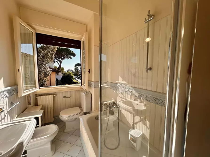 Immagine 6 di Appartamento in vendita  a Forte Dei Marmi