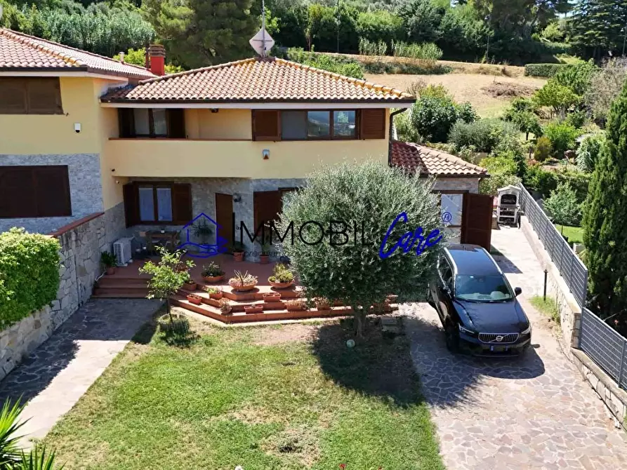 Immagine 41 di Villetta a schiera in vendita  a Livorno