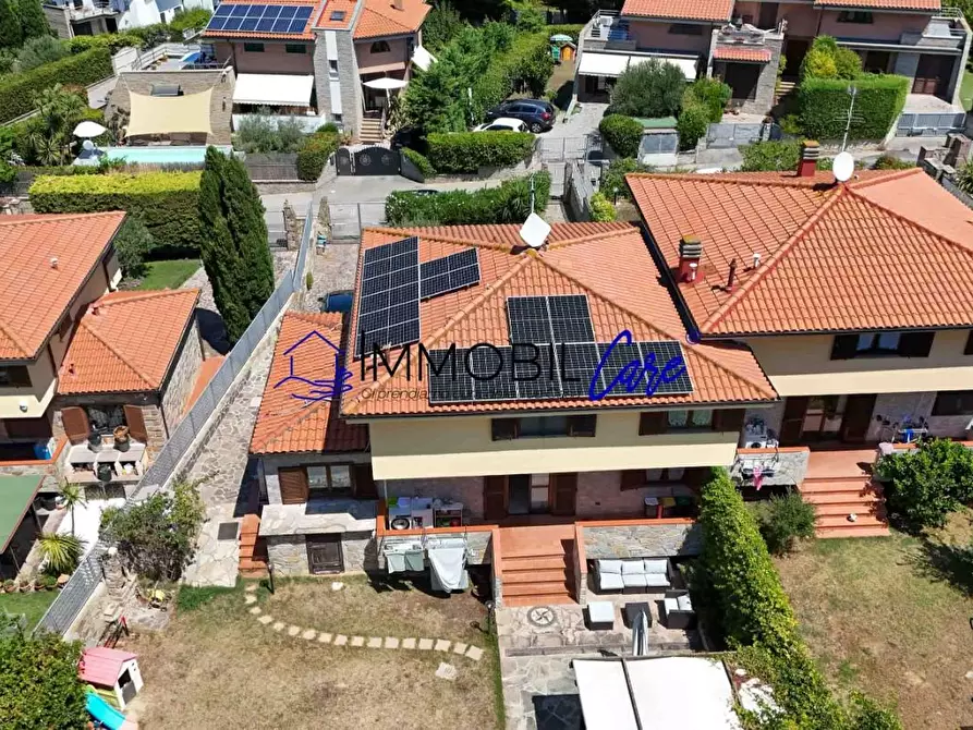 Immagine 37 di Villetta a schiera in vendita  a Livorno