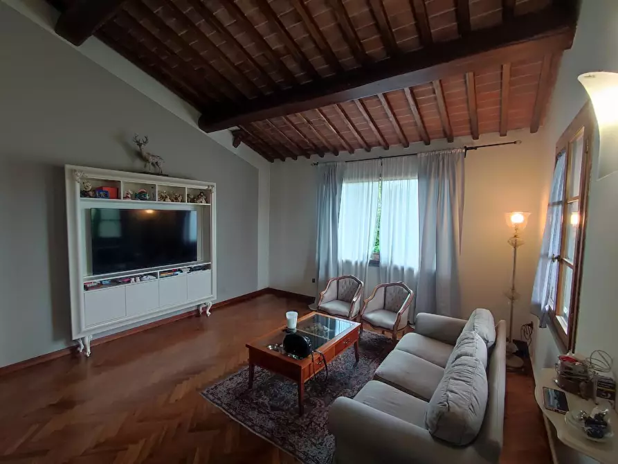 Immagine 3 di Villa in vendita  a Castelfranco Di Sotto