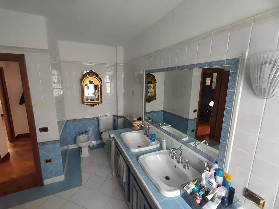 Immagine 11 di Villa in vendita  a Castelfranco Di Sotto