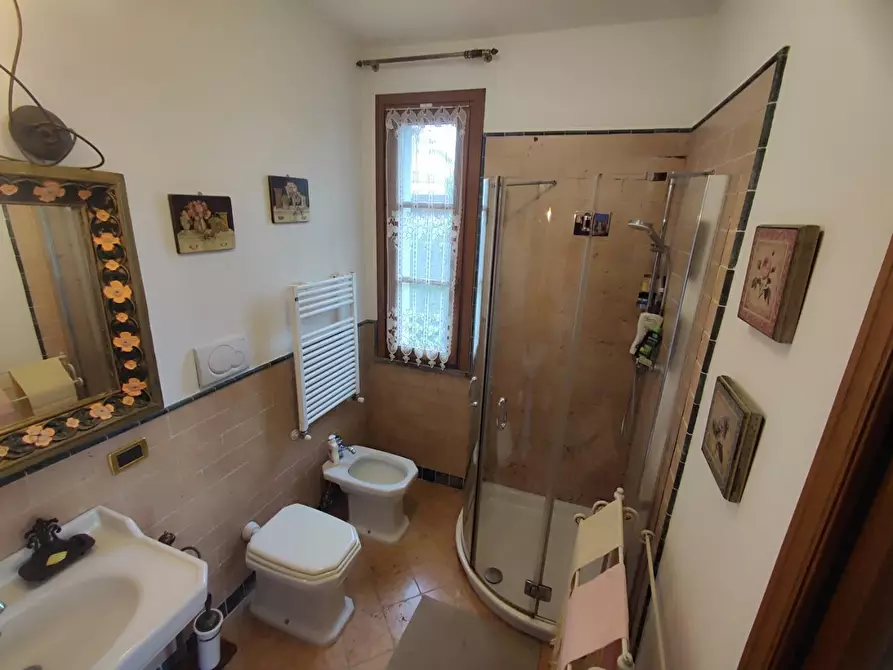 Immagine 18 di Villa in vendita  a Castelfranco Di Sotto