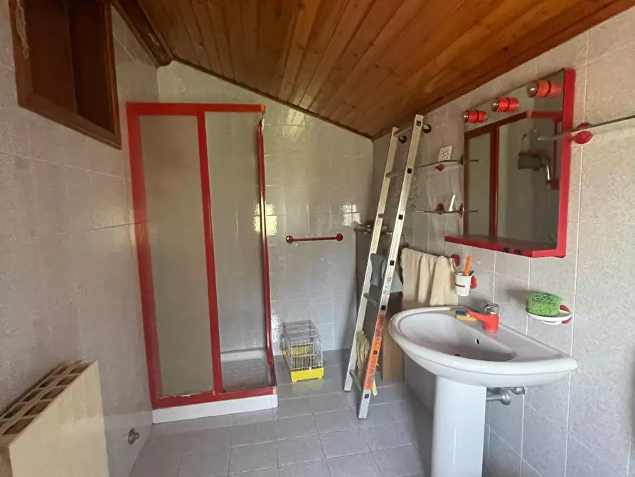 Immagine 28 di Casa indipendente in vendita  a Ortonovo