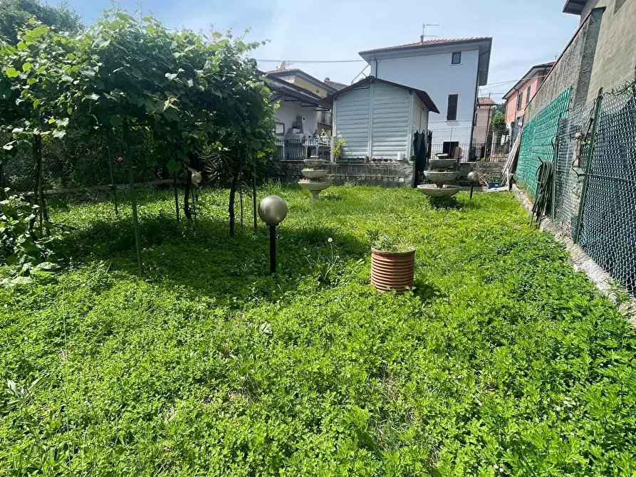 Immagine 2 di Casa indipendente in vendita  a Ortonovo
