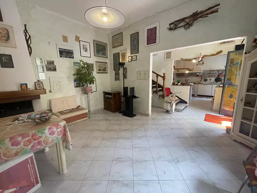 Immagine 11 di Casa indipendente in vendita  a Ortonovo