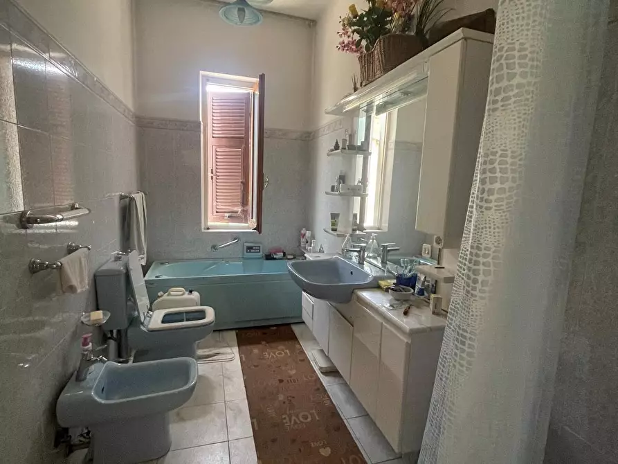 Immagine 9 di Casa indipendente in vendita  a Ortonovo