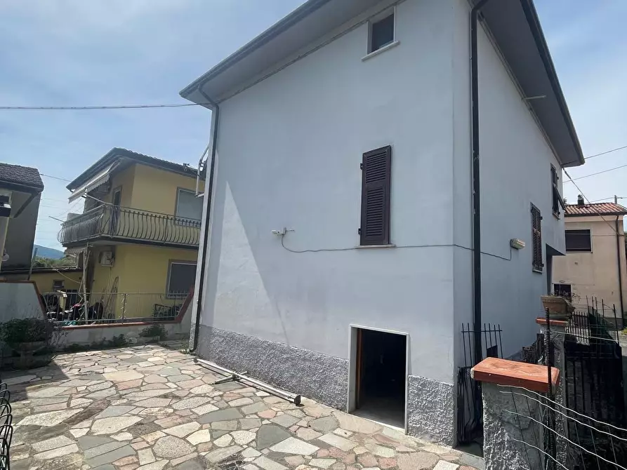 Immagine 6 di Casa indipendente in vendita  a Ortonovo