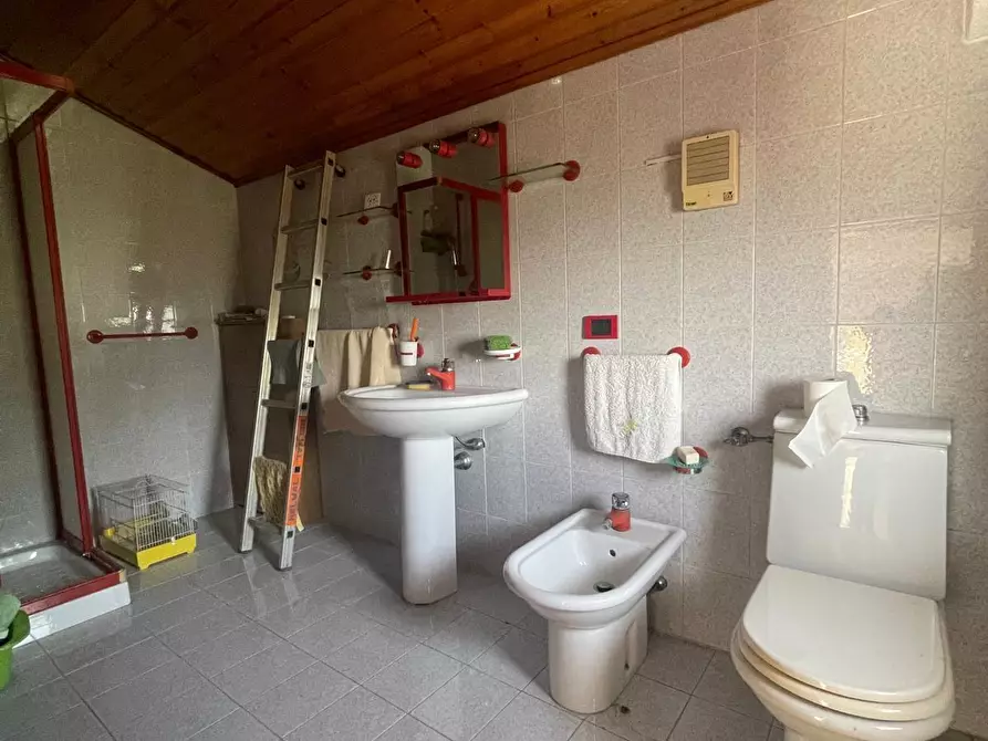 Immagine 29 di Casa indipendente in vendita  a Ortonovo