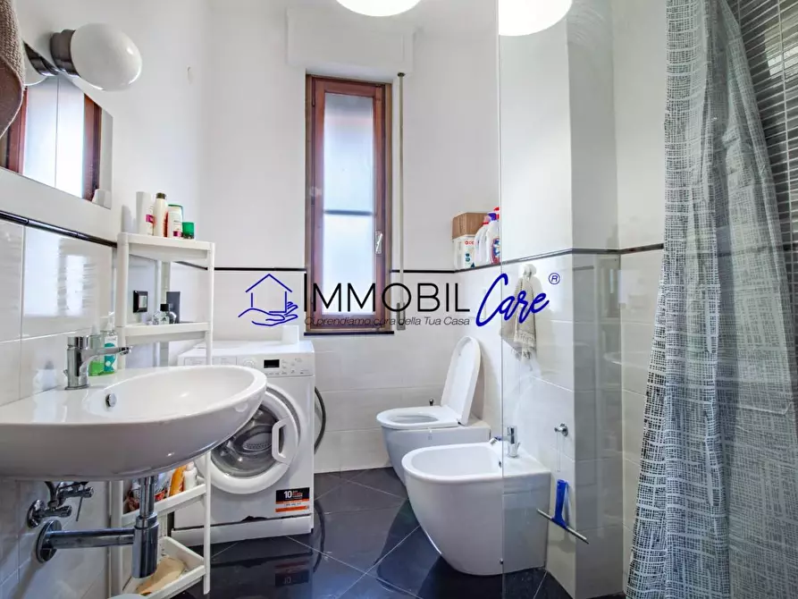 Immagine 21 di Appartamento in vendita  a Livorno