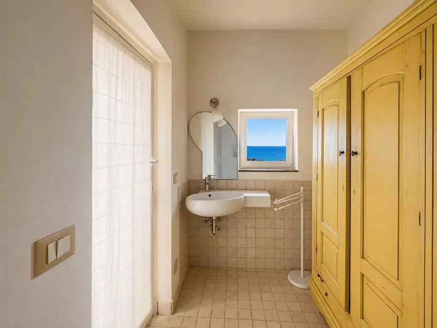 Immagine 26 di Casa semindipendente in vendita  a La Spezia
