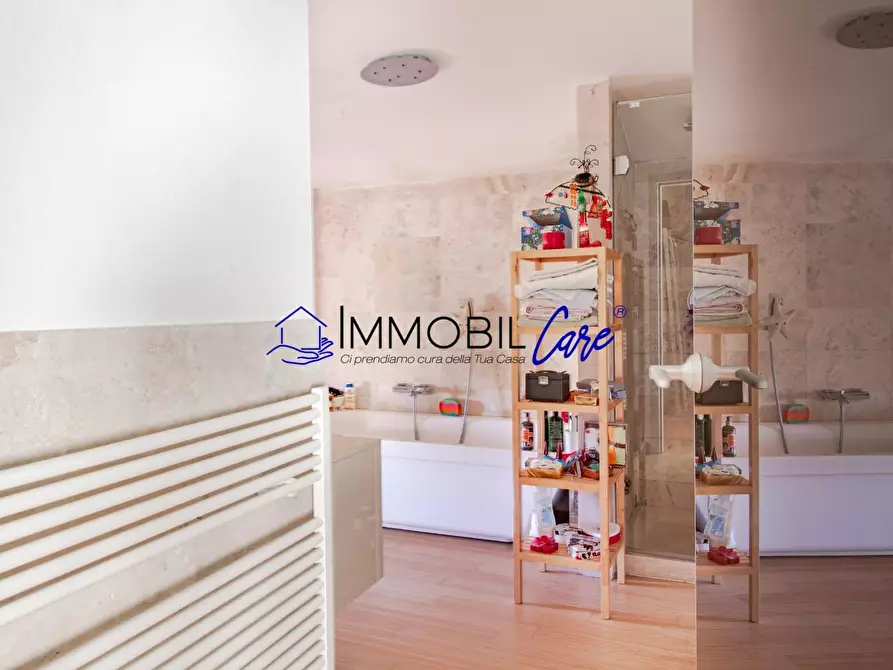 Immagine 24 di Appartamento in vendita  a Livorno