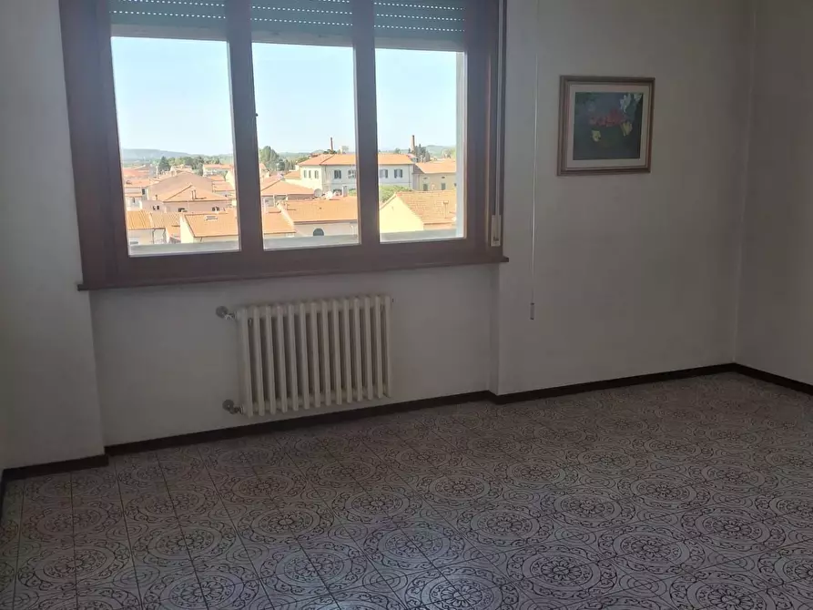 Immagine 7 di Appartamento in vendita  a Cecina