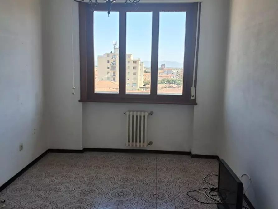 Immagine 10 di Appartamento in vendita  a Cecina