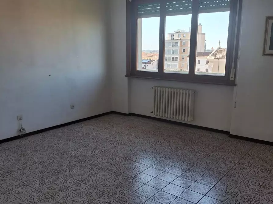 Immagine 4 di Appartamento in vendita  a Cecina