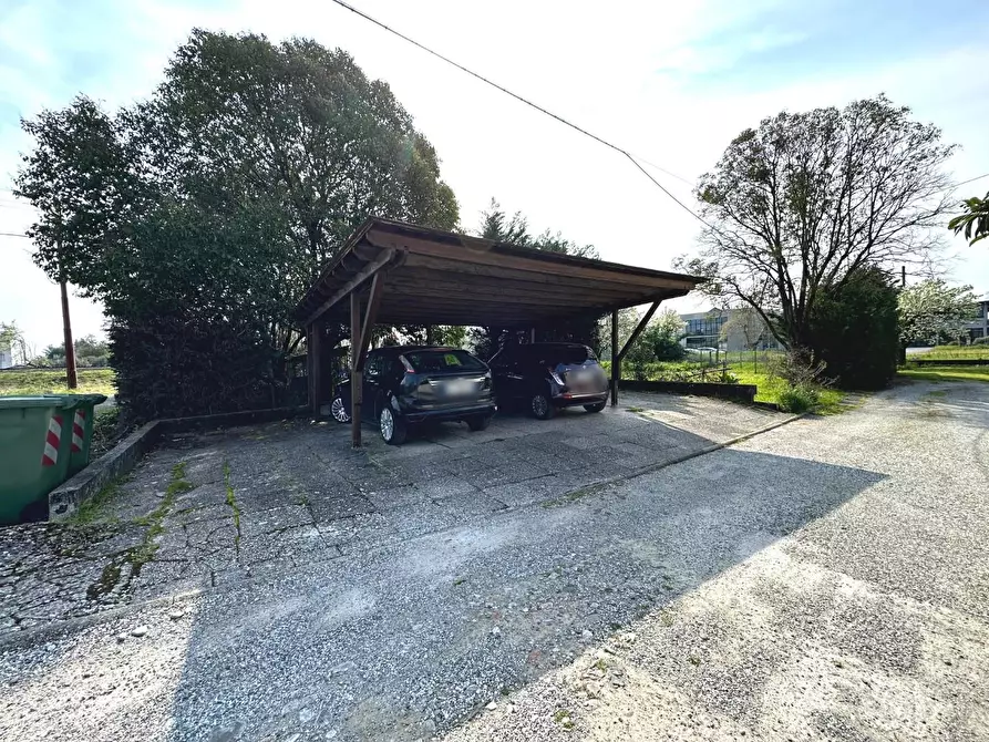 Immagine 37 di Casa indipendente in vendita  a Capannori