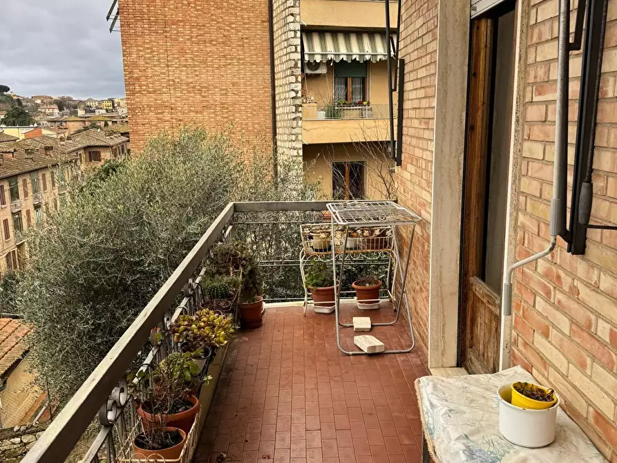 Immagine 3 di Appartamento in vendita  a Siena