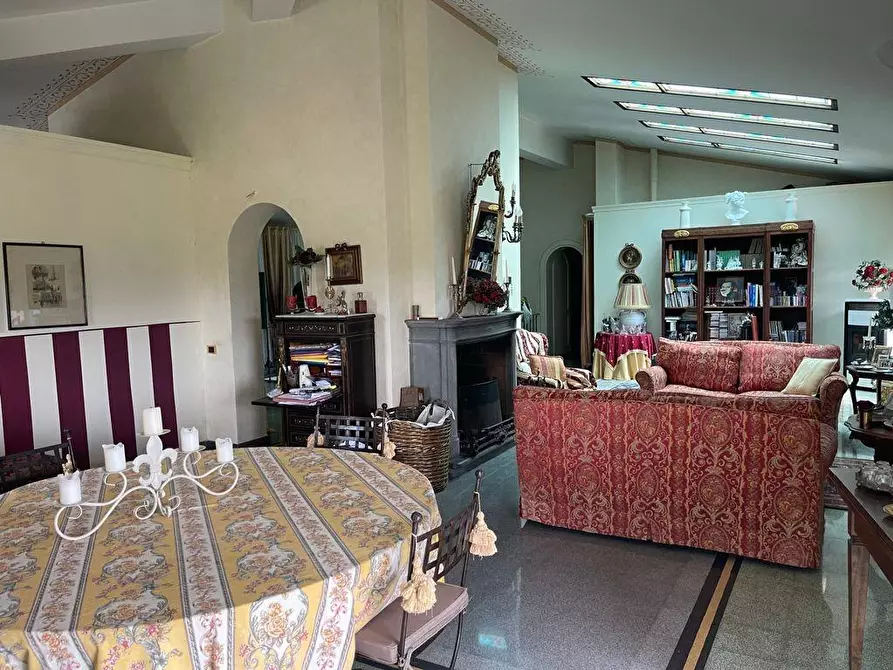 Immagine 14 di Villa in vendita  a Crespina Lorenzana