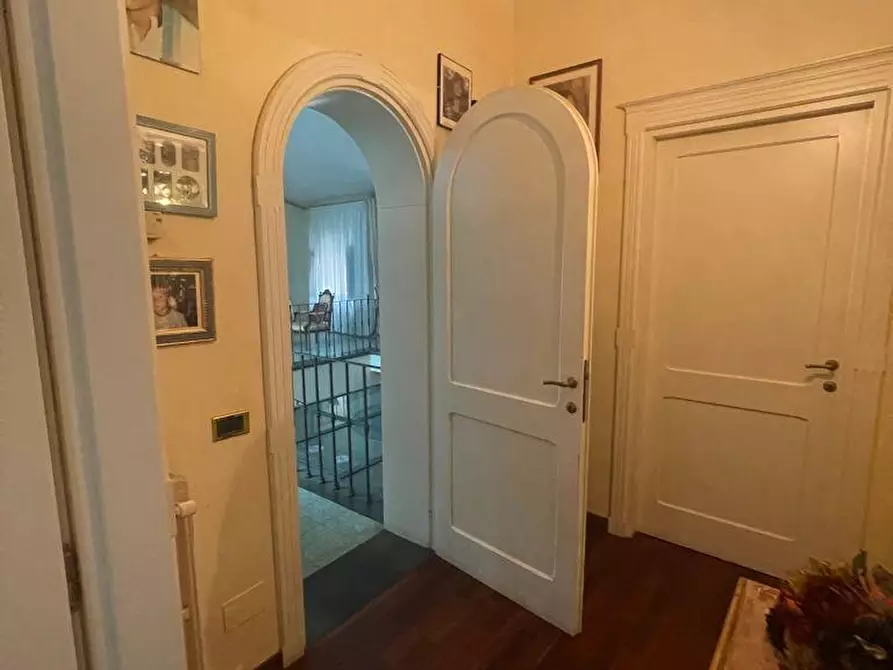 Immagine 1 di Villa in vendita  a Crespina Lorenzana