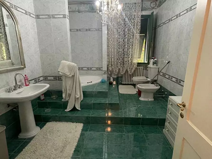 Immagine 36 di Villa in vendita  a Crespina Lorenzana