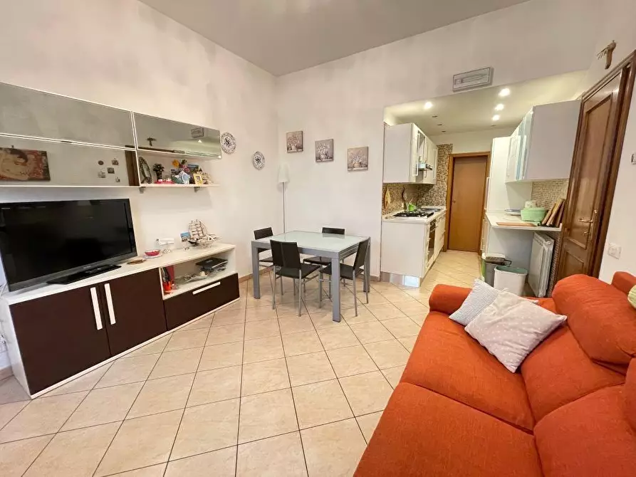 Immagine 1 di Appartamento in affitto  a Camaiore