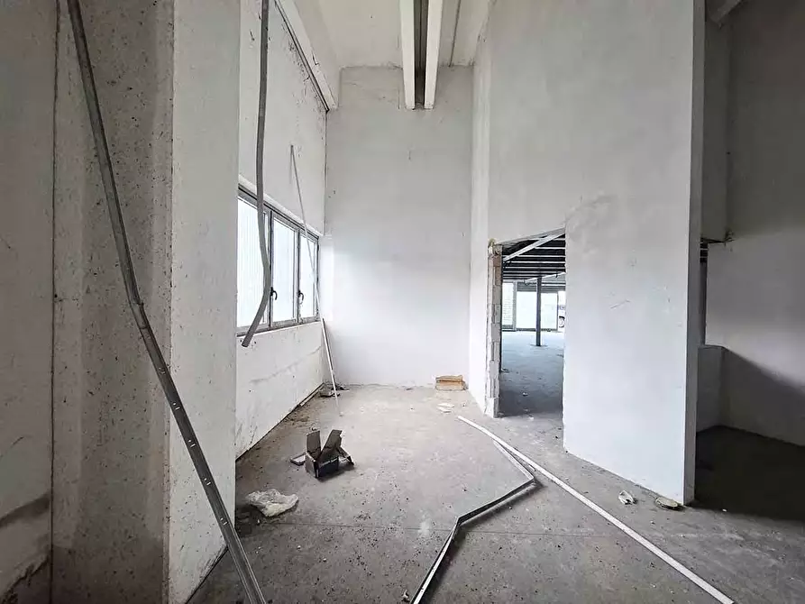 Immagine 7 di Negozio in vendita  a Milano
