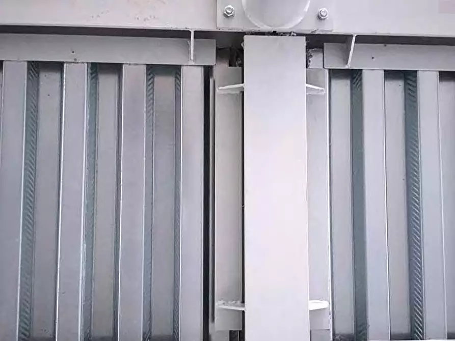 Immagine 9 di Negozio in vendita  a Milano