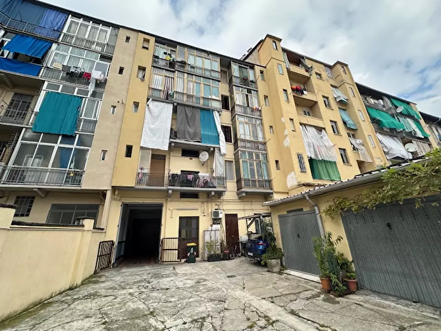 Immagine 14 di Negozio in vendita  a Torino