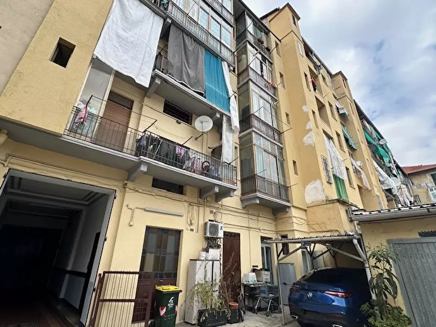 Immagine 12 di Negozio in vendita  a Torino