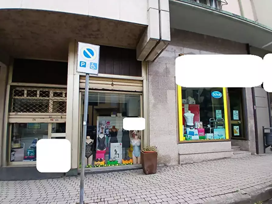 Immagine 1 di Negozio in vendita  a Cuorgnè