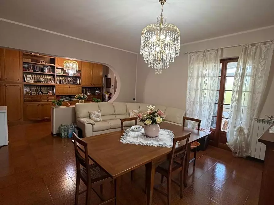 Immagine 2 di Casa trifamiliare in vendita  a Castelnuovo Magra