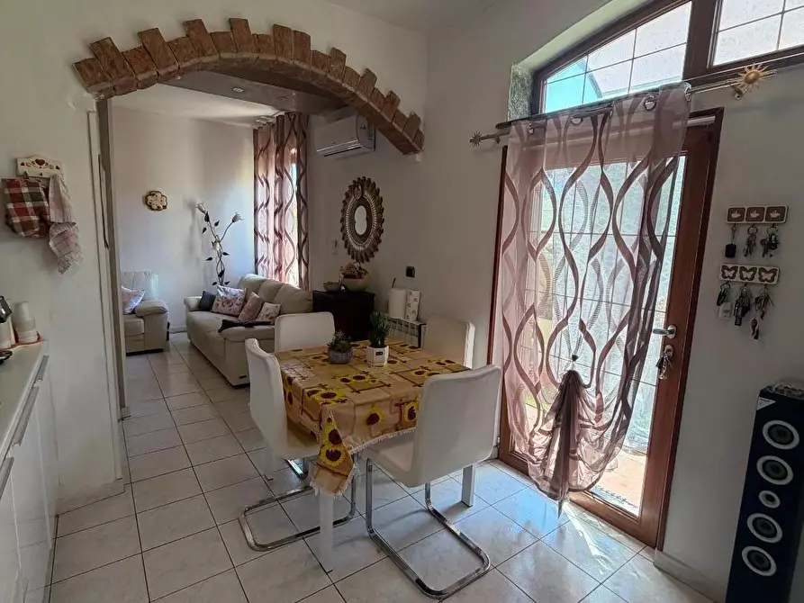 Immagine 5 di Casa trifamiliare in vendita  a Castelnuovo Magra