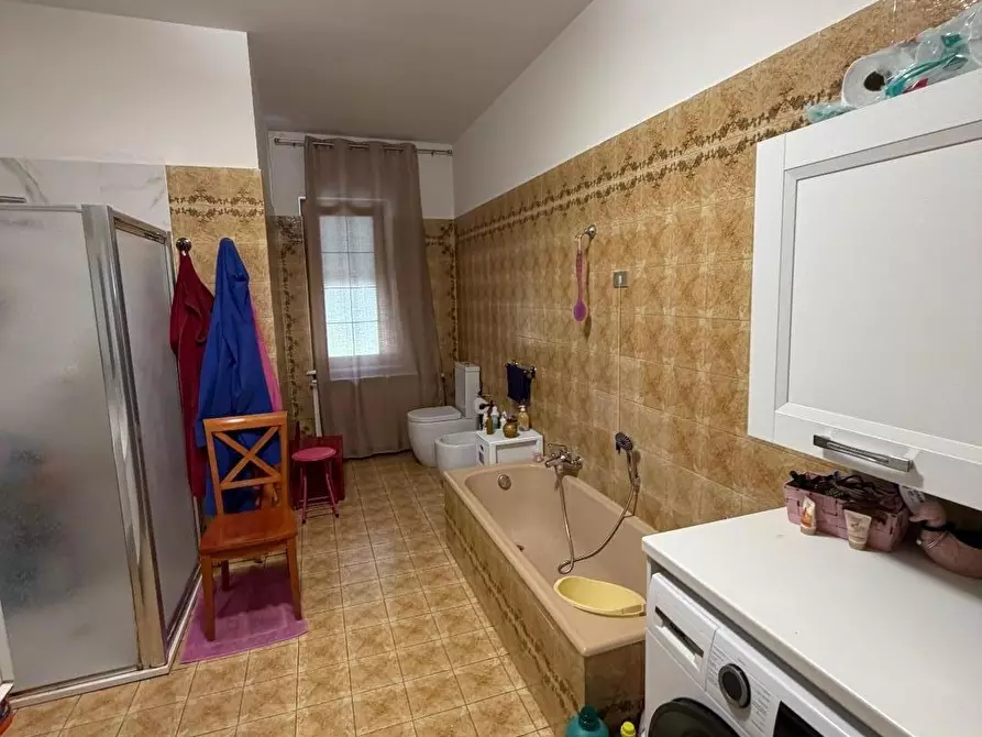 Immagine 8 di Casa trifamiliare in vendita  a Castelnuovo Magra