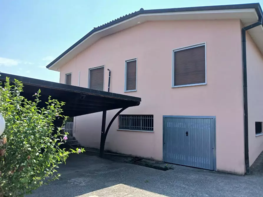 Immagine 2 di Villa in vendita  a Fara Gera D'adda