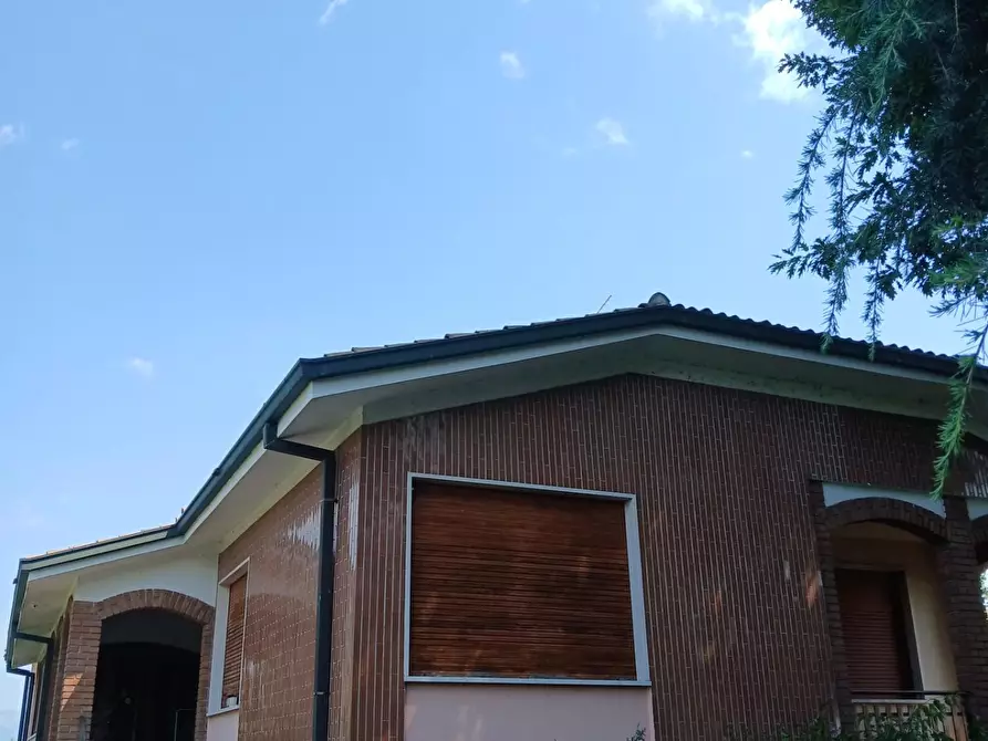Immagine 1 di Villa in vendita  a Fara Gera D'adda